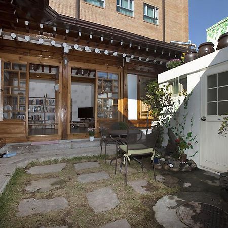 Vine Hanok Guesthouse Seul Esterno foto